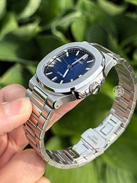 NAUTILUS – ROYAL BLUE
