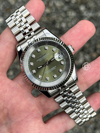 Seikojust – olive green stones