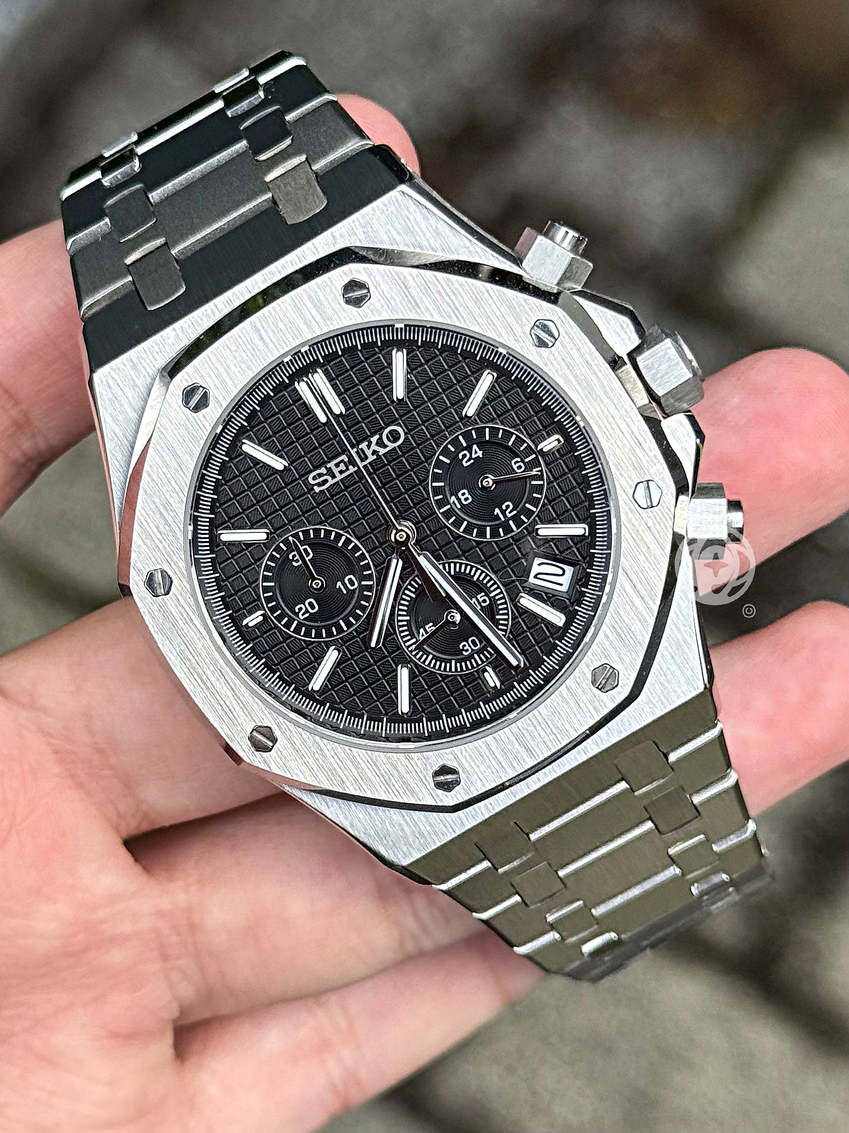 Seikoak – Black Chrono