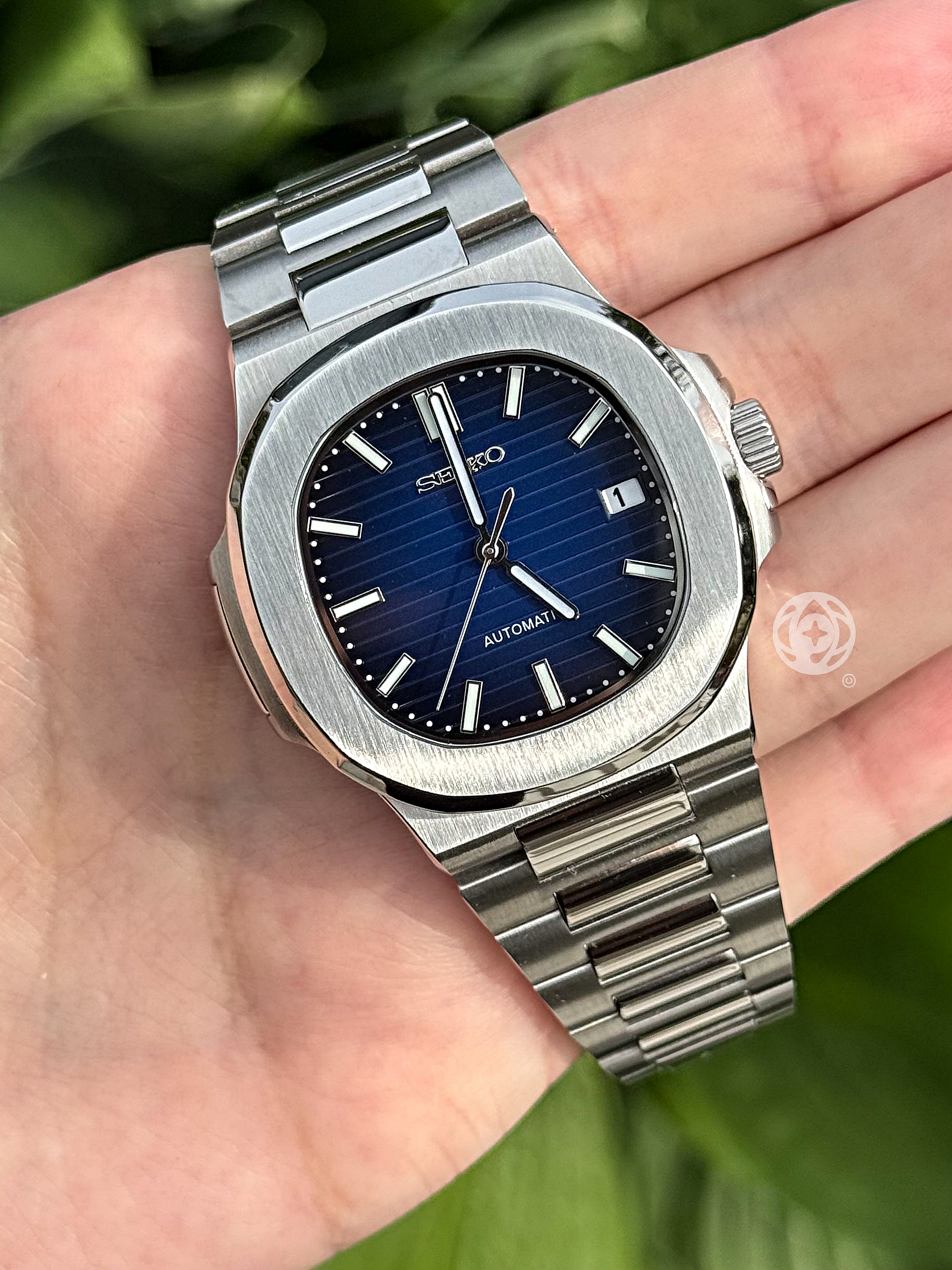 NAUTILUS –  ROYAL BLUE