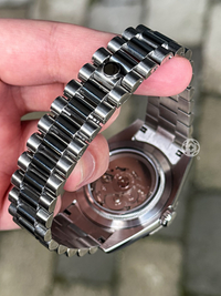 Seikojust – Roman blue presidental