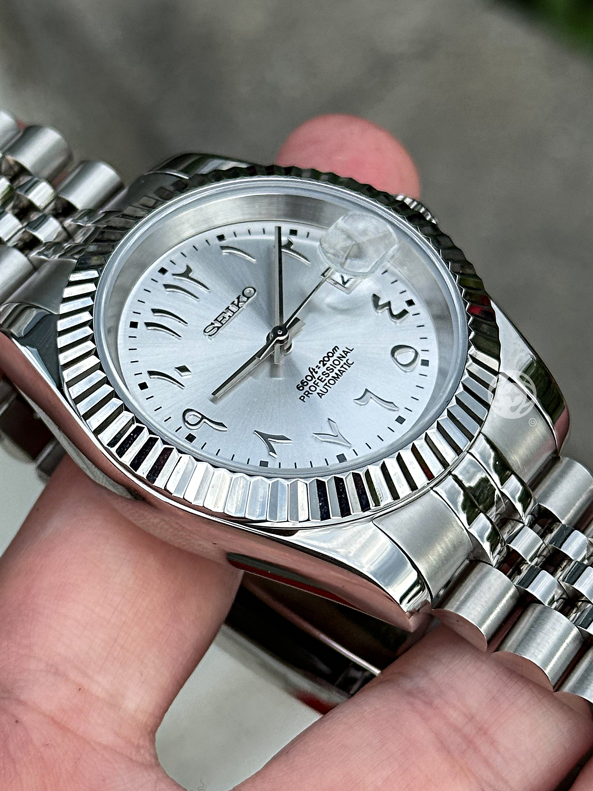 Seikojust – Arabic white